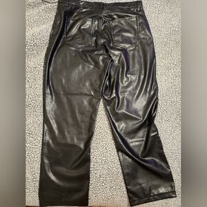ABERCROMBIE Curve Love 90’s Straight in Vegan Leather